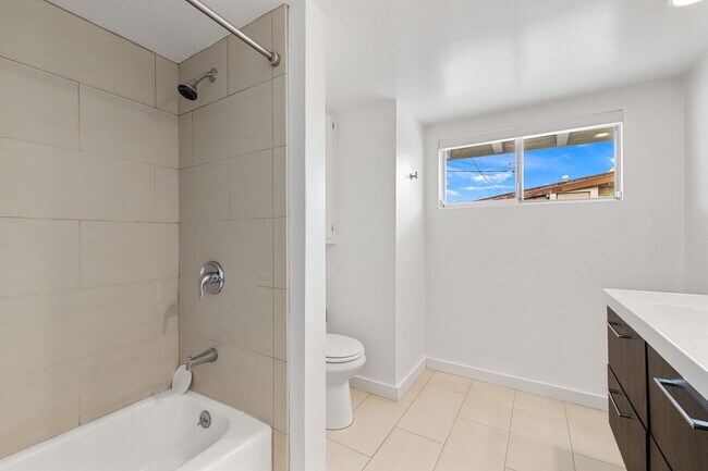 Building Photo - 45720 Abronia Trail
