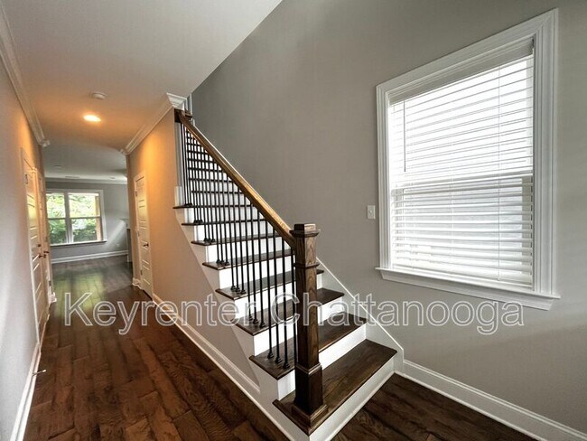 Building Photo - 1749 Seven Pines Ln