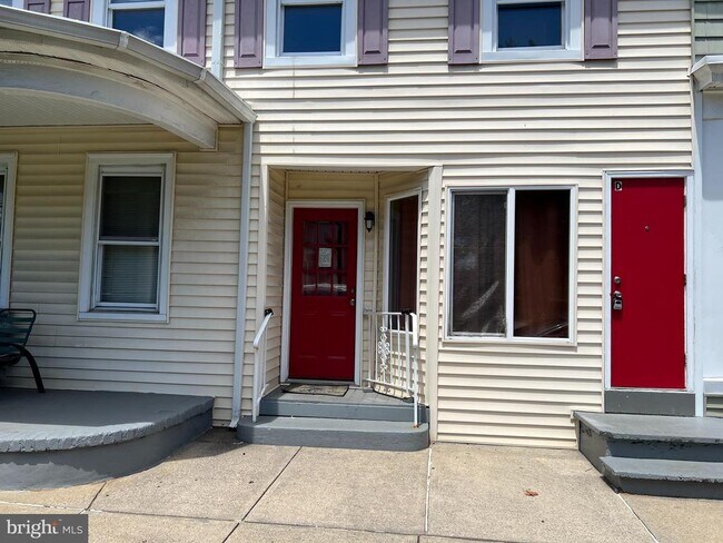 Building Photo - 24369 W Main St