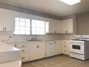 Building Photo - 1601 N Sang Ave