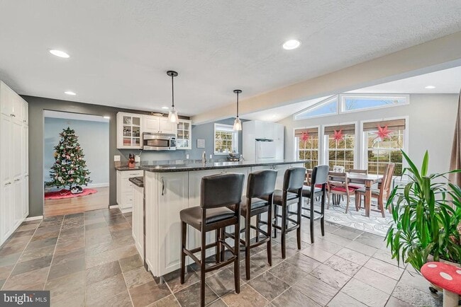 Building Photo - 12918 Framingham Ct