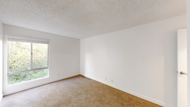 Building Photo - 212 Marin St