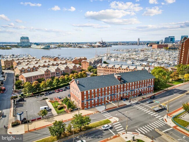 Building Photo - 2614 Lighthouse Ln