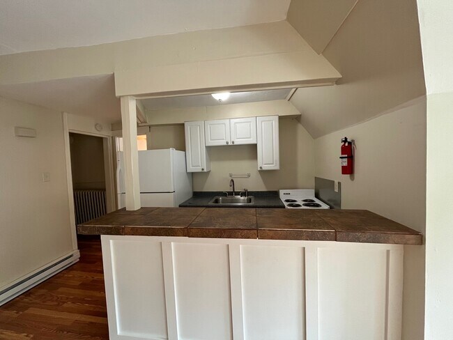 Interior Photo - Stanton 5401