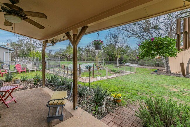 Building Photo - 302 S Mt Rushmore Dr