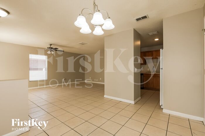 Building Photo - 1212 E 108th Ave