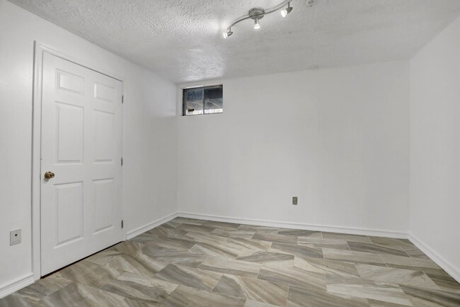 Building Photo - 3902 Cotton Tree Ln