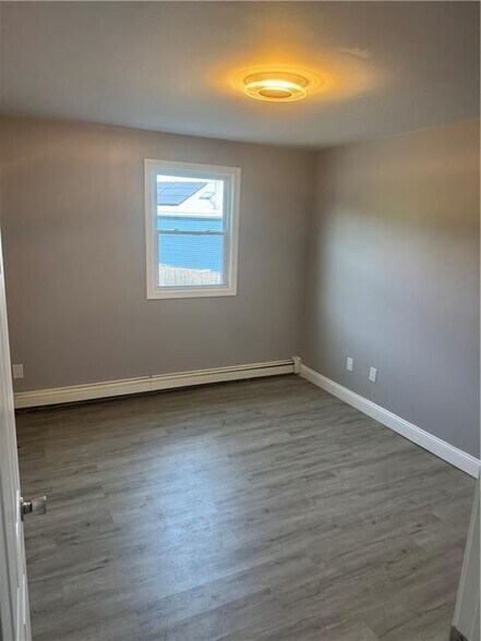 Building Photo - 69 Silver Lake Ave