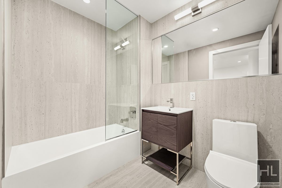 Building Photo - 91 Bruckner Blvd