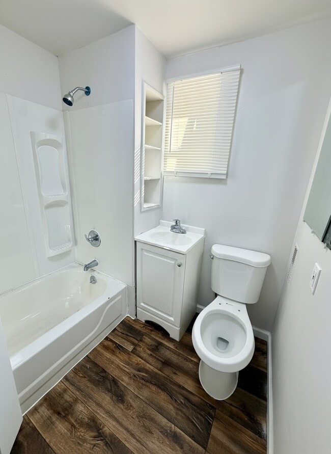 Building Photo - 1855 E Westmoreland St