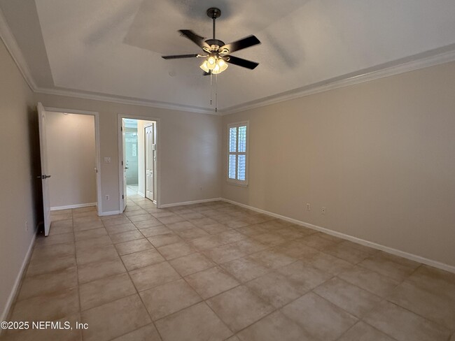 Building Photo - 12196 Lake Fern Dr