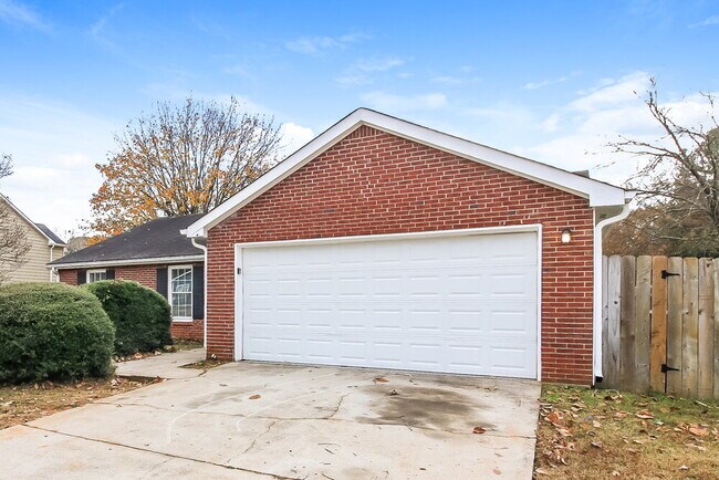 Building Photo - 713 Arbor Hill Dr