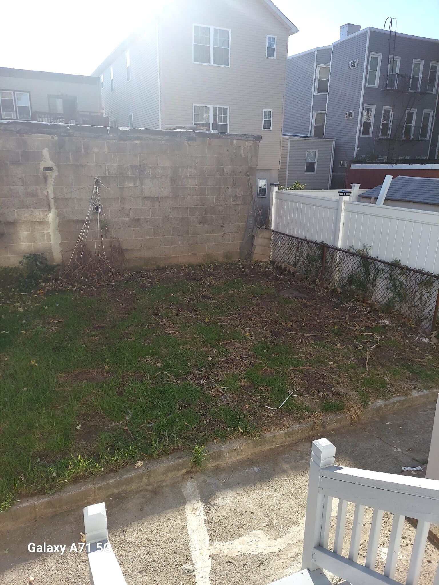 Building Photo - 253 Bowers St