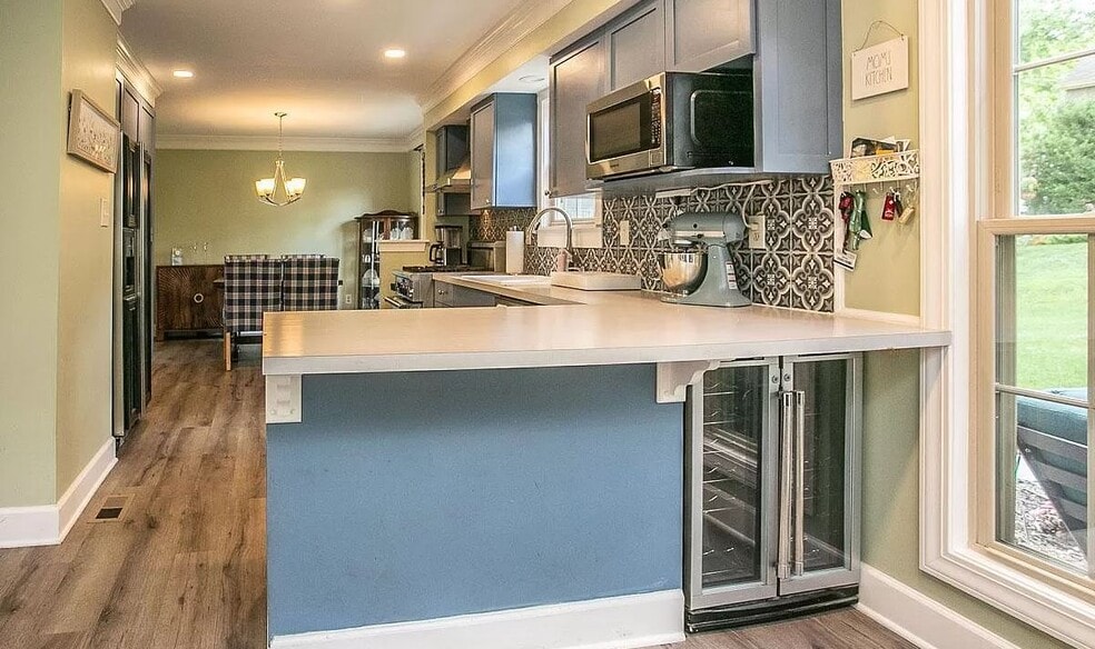 Building Photo - 295 Sugartown Rd