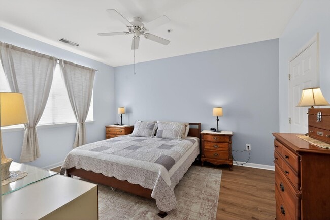 Building Photo - 2605 Chapel Lake Dr