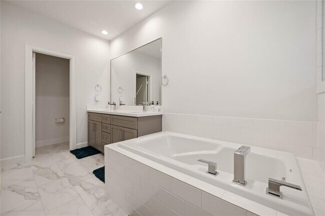Building Photo - 2716 Eado Grove Ln