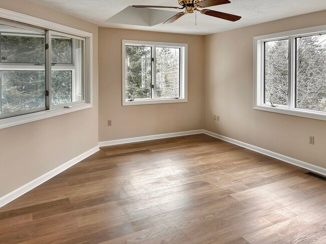 Building Photo - 6 Bancroft St