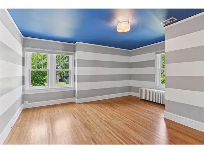 Building Photo - 3933 Zenith Ave S