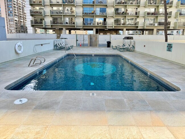Building Photo - 2440 Kuhio Avenue-SI ID1564193P