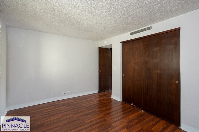 Building Photo - 500 Lunalilo St