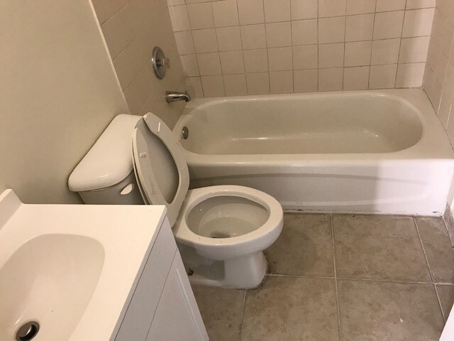 Building Photo - 917 SW 8th Pl