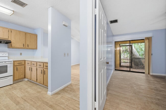 Building Photo - 506 Glenwood Dr