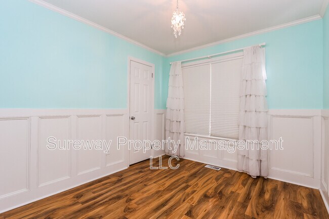 Building Photo - 32 Oakwood Pl