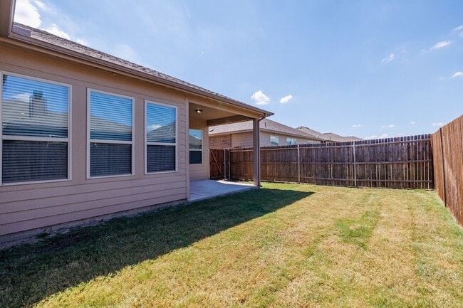 Building Photo - 336 Emerald Creek Dr