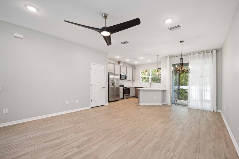 Building Photo - 3040 Via Sienna Cir