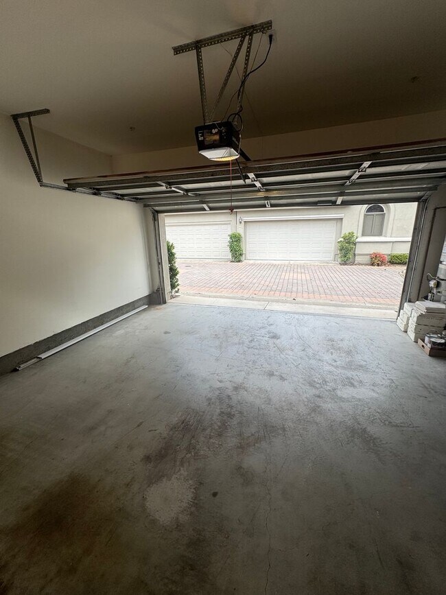 Building Photo - Beautiful 2 Bedroom/2 Bathroom + Bonus Room in Gated Community