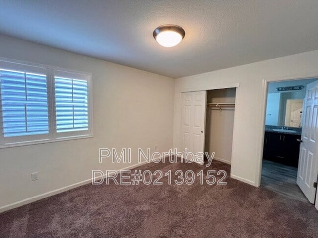 Building Photo - 1476 Descanso Ln