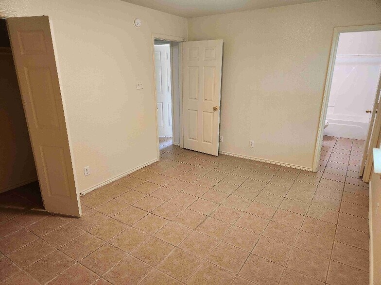 Building Photo - 221 Dale Earnhardt Dr