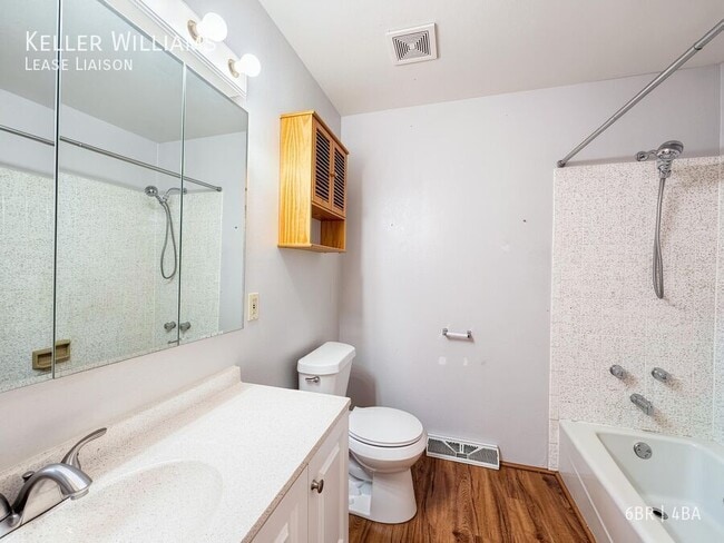 Building Photo - 6990 Snowbird Dr