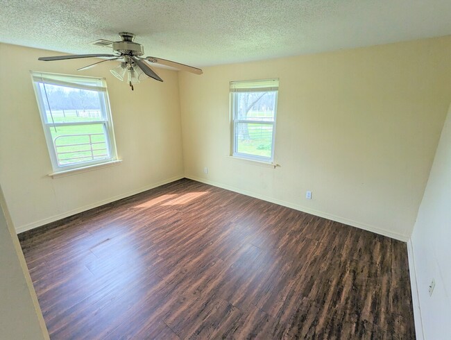 Building Photo - Claremore Farmhouse