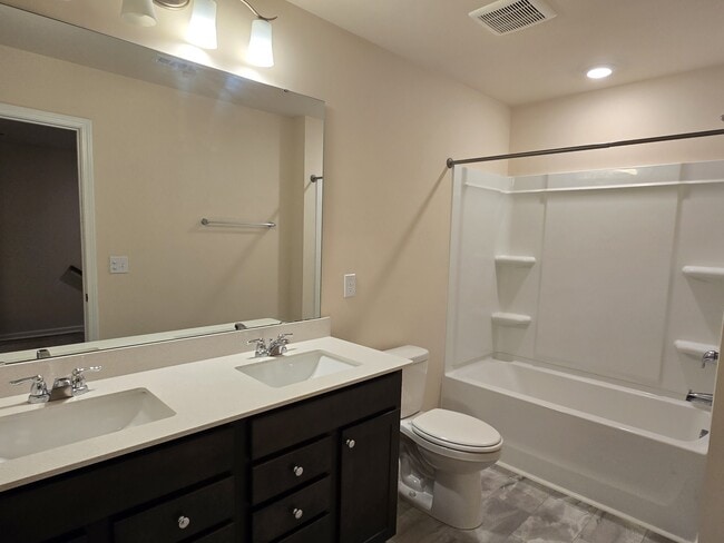 Building Photo - 883 Falls Grove Trl