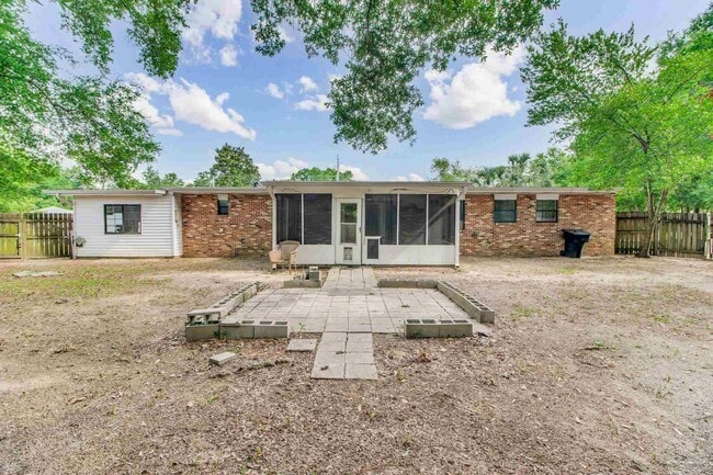 Building Photo - 3711 Tom Ln Dr