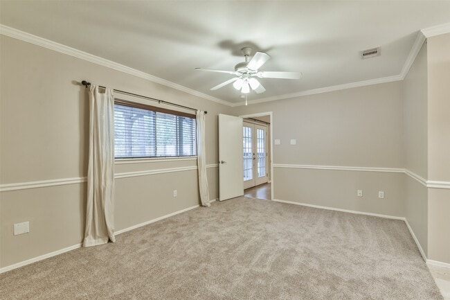 Building Photo - 20 Tulip Hill Ct