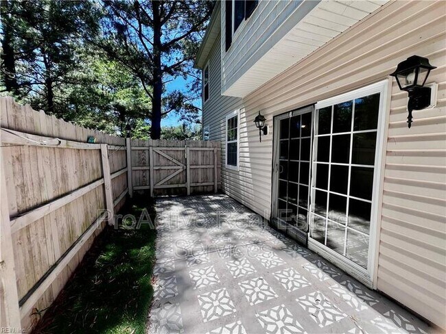 Building Photo - 4581 Duffy Dr