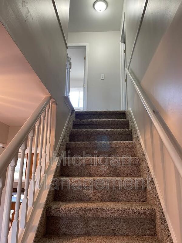 Building Photo - 44947 Forest Trail Dr