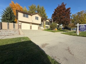 Building Photo - 9206 N Londale Dr