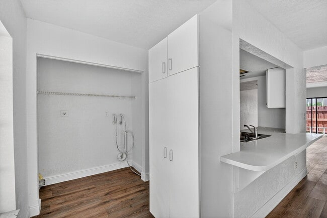 Building Photo - 1405 White Pine Dr