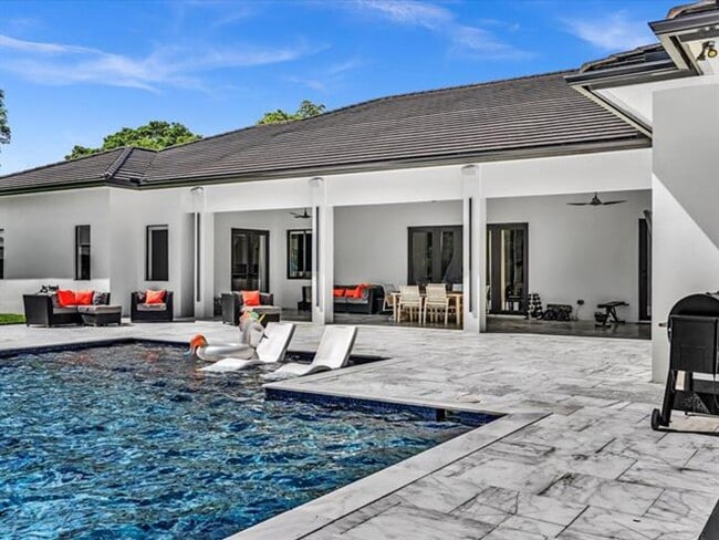 Building Photo - 6122 SW 173rd Way