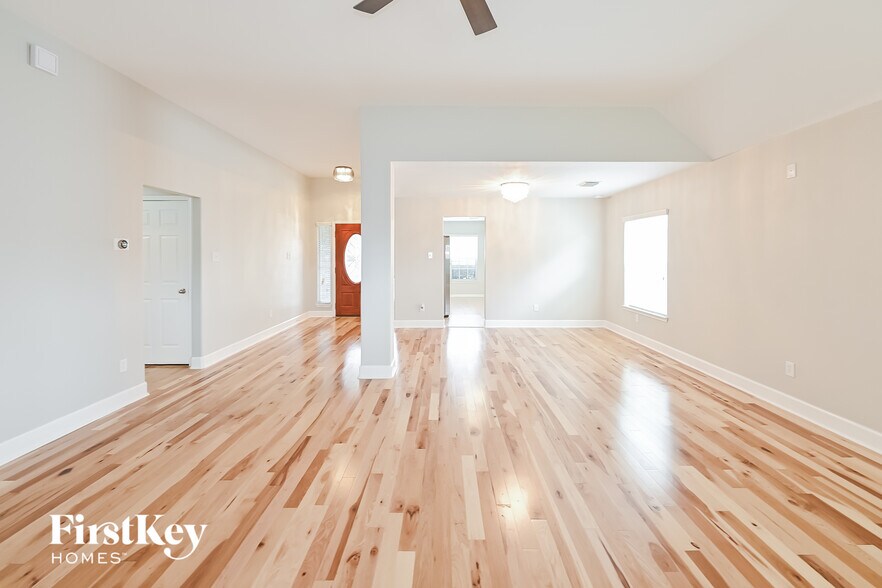 Building Photo - 10364 Stone Gate Dr