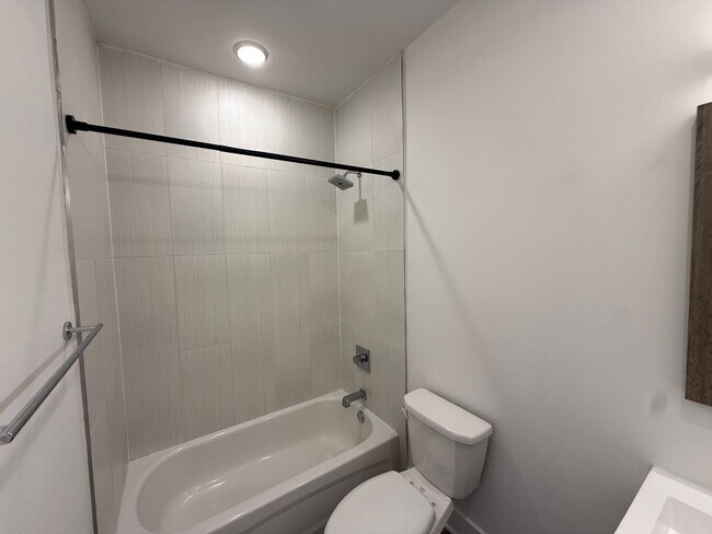 Building Photo - 1433 Brown St