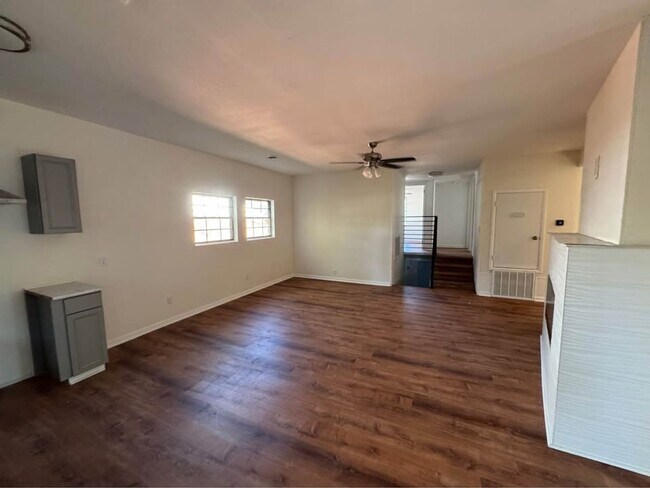 Building Photo - 14 Dellwood Dr