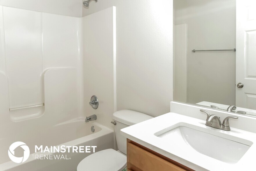 Building Photo - 174 Ranier St