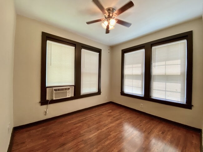 Building Photo - 126 S Krueger Ave