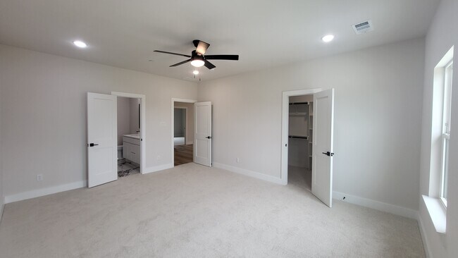 Building Photo - 2348 Alsiddiq Dr