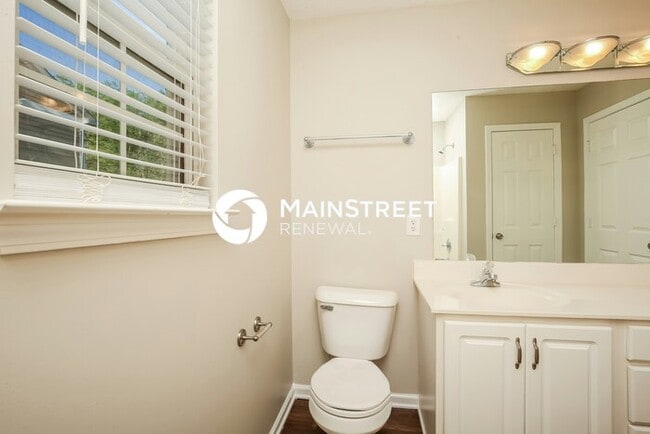 Building Photo - 3 Bedroom Pet-Friendly Home in Goodlettsville, TN with Main Street Renewal
