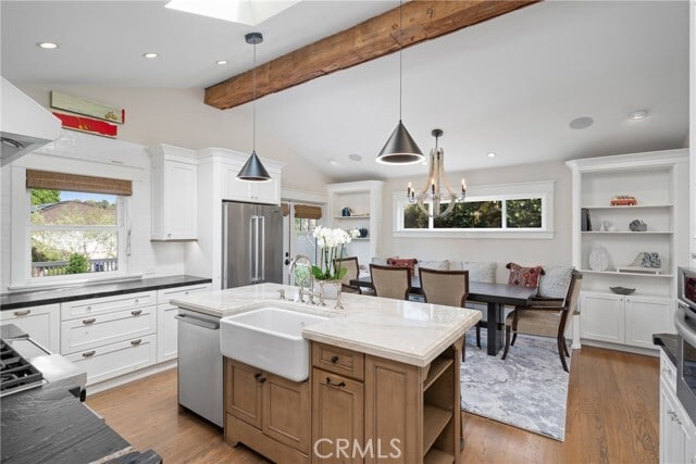 Building Photo - 531 De Anza Dr